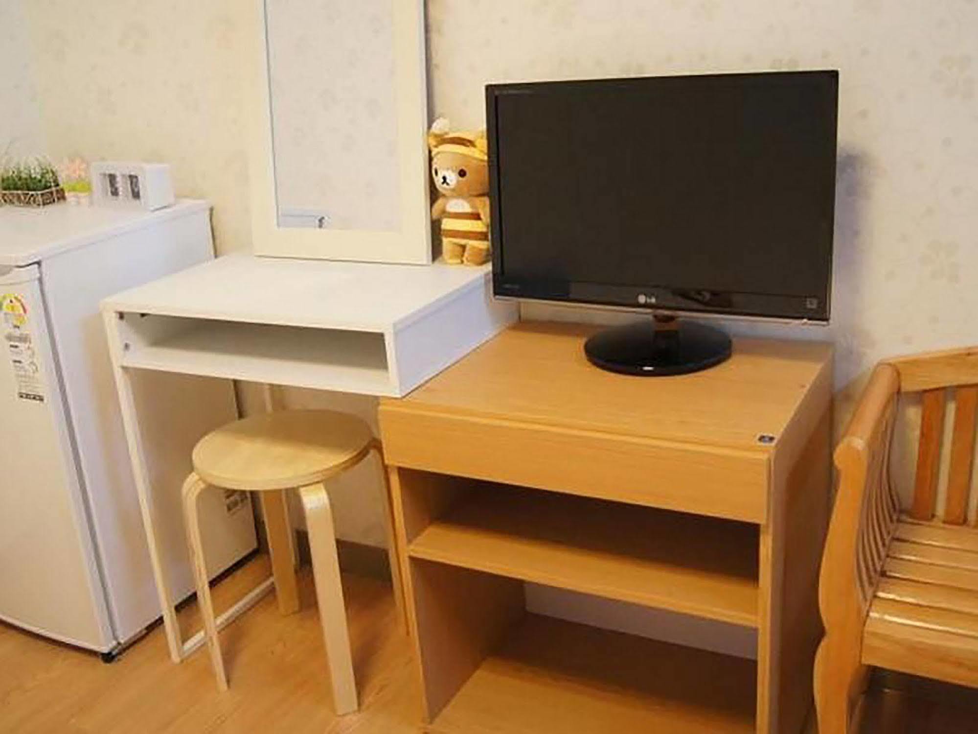 Gom Hostel Dongdaemun Seoul Bagian luar foto